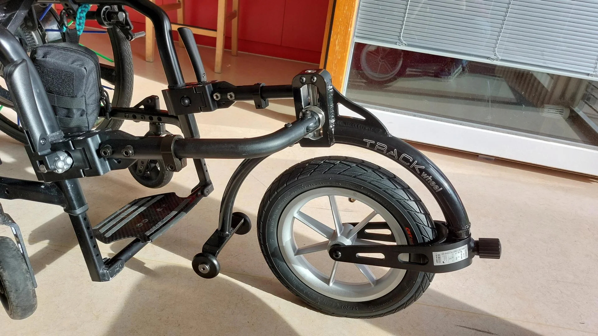 Bild des ZusatzradesTrack Wheel | © DAV/Freiburg-Breisgau/Josephine Kerzel/Wanderrollstühle